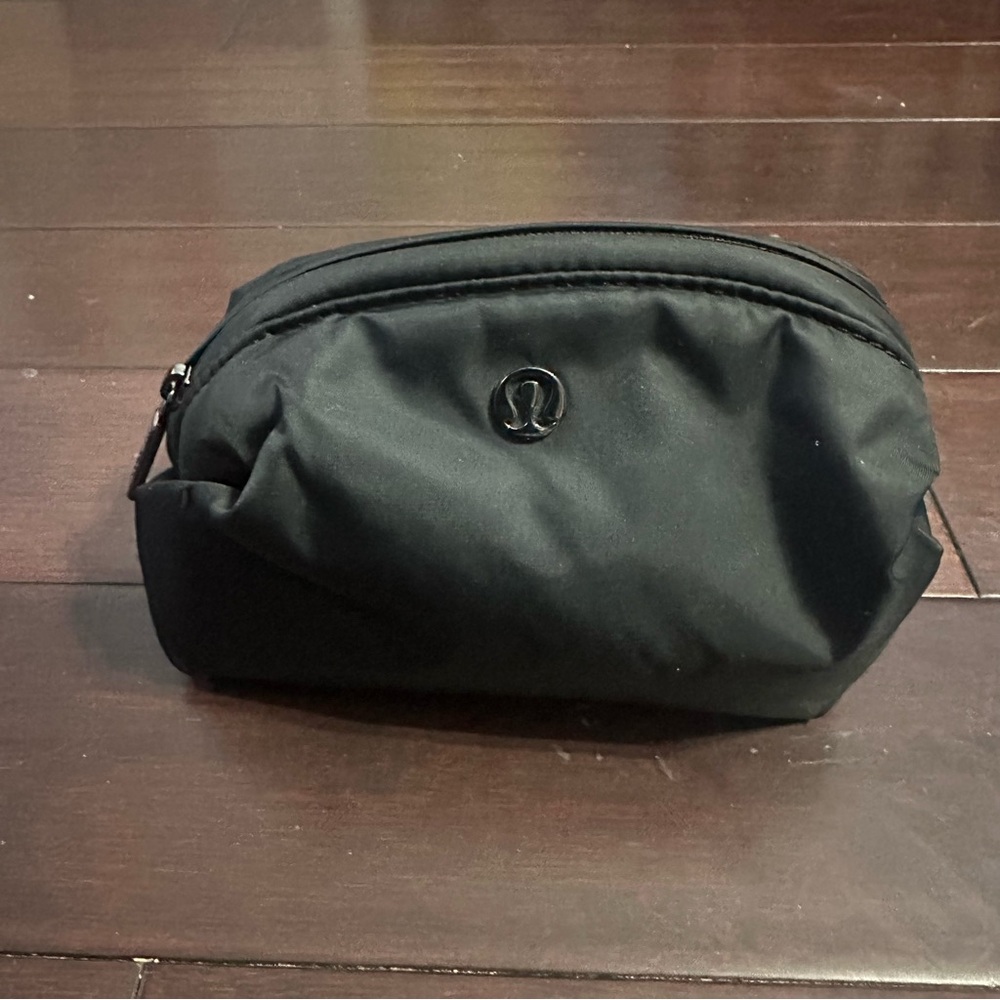 Lululemon Feeling Ready Pouch